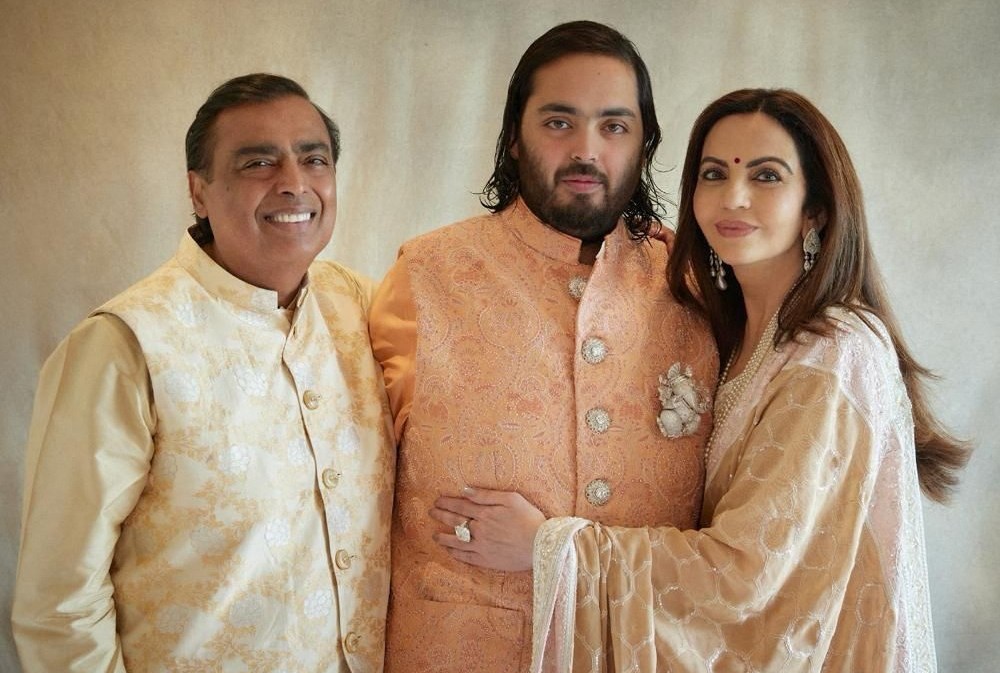 Se espera que Mukesh Ambani, su esposa Nita y su hijo menor Anant sean los anfitriones de la ceremonia de boda más lujosa del año